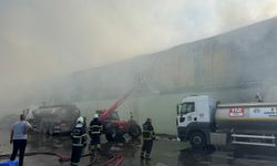 Adana’da geri dönüşüm tesisinde çıkan yangın kontrol altına alındı