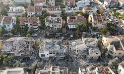 Bat Yam'da 88 bina İran füzeleriyle hasar gördü