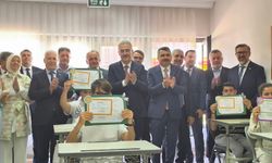 Bursa’da 700 bin öğrenci karne heyecanı yaşayarak yaz tatiline girdi