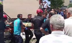Freni patlayan kamyonet araca çarptıktan sonra evin bahçesine girdi: 4 yaralı 