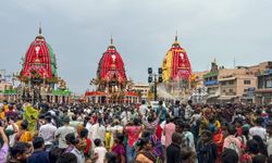 Hindistan'daki ritüelde izdiham: 3 ölü