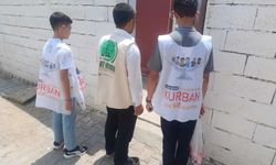İhtiyaç sahibi yüzlerce aileye kurban eti ulaştırıldı