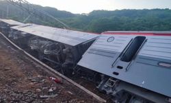 Klimov-Moskova seferi yapan yolcu treni raydan çıktı.: 7 Ölü ve 30 yaralı