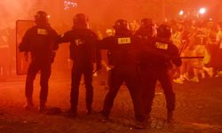 Paris sokakları karıştı: 2 ölü, 559 yaralı