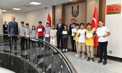 Şanlıurfa Valisi Şıldak, tam puan alan öğrencileri kabul etti