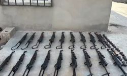 Şanlıurfa’da silah kaçakçılarına operasyon: 18 Kalaşnikof ele geçirildi