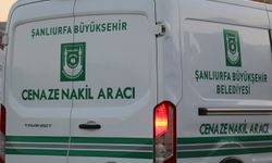 Traktör şarampole devrildi: 2 ölü