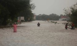 Wutip Tayfunu'nun yol açtığı selde 6 ölü, 1 kayıp