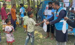 Yetimler Vakfı Bangladeş'te Kurban eti dağıttı