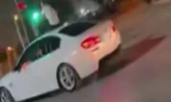 Araç tavanında yolculuk yapan şahsa ceza kesildi