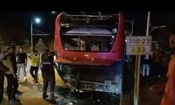 Beton mikseri ile trambüs çarpıştı: 4 yaralı