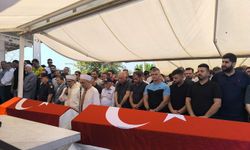 Bursa'daki orman yangınına su taşırken kazada hayatını kaybedenler defnedildi