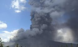 Endonezya’da Lewotobi Laki-Laki Yanardağı'nda patlama