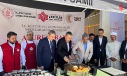 Gaziantep Vakıflar Bölge Müdürlüğü aşure ikramında bulundu