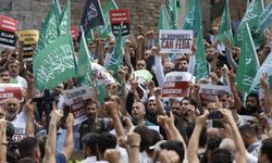Hazreti Muhammed'e hakaret Taksim Camii’nde protesto edildi