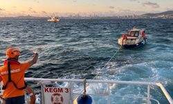 Heybeliada açıklarında arızalanan tekne kıyıya çekildi