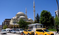 Hz. Ömer Camii’nin yıkım anı kameralara yansıdı
