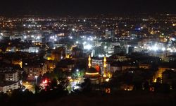 Malatya'da darbe girişiminin yıldönümünde semalar selalarla yankılandı