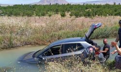 Malatya'da otomobil dereye uçtu: 2 yaralı
