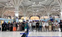 MÜSDAV 'Aile Umresi' başladı: İlk kafile kutsal topraklara ulaştı