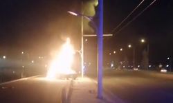 Otomobil kaza sonrası alev aldı: 2 kişi yanarak hayatını kaybetti