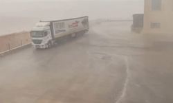 Şanlıurfa’da fırtına ve sağanak yağış bölgesel olarak etkili oldu