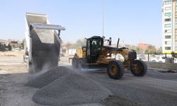 Battalgazi Belediyesi inşaatları biten rezerv alanların yollarını yeniliyor