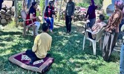 Bingöl’de evleri taranan engelli kardeşlere destek