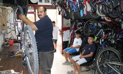 Bisikletçi Murat Usta: 40 yıldır çocukların gönlünde taht kuruyor