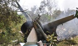 Cezayir'de keşif uçağı düştü: 4 ölü