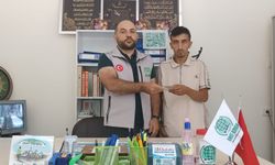 Engelli haliyle Filistin için yardım topluyor