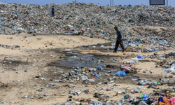Gazze Belediyesi: Devasa çöp yığınları sağlık ve çevre felaketine neden oluyor