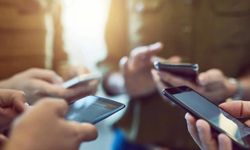 Gün içinde 5 saatten fazla cep telefonu kullanıyorsanız bağımlılık riskiniz olabilir!