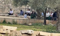 İşgalci siyonistler Mescid-i Aksa’ya baskın düzenledi