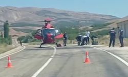 Malatya'da helikopter ambulans hasta almak için kara yoluna indi