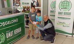 Minik yürekler harçlıklarını Gazze'ye bağışladılar