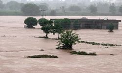 Pakistan'da muson yağmurları sele yol açtı: 299 ölü