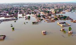 Pakistan'daki muson yağmurlarının yol açtığı sel felaketinde 830 can kaybı