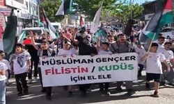 Patnos ilçesinde gençler Gazze için yürüdü