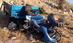 Siirt’te tarım aracı şarampole devrildi: 1 yaralı