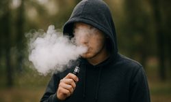 Singapur'da elektronik sigaraya kırbaç cezası