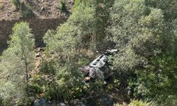 Tarım işçilerini taşıyan minibüs uçuruma yuvarlandı: 3 ölü, 18 yaralı