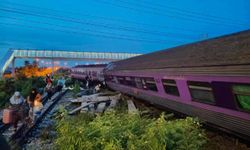 Tayland'da tren raydan çıktı: 10 kişi yaralandı
