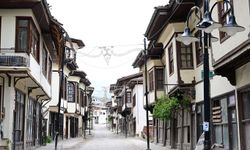 Yeşilyurt'taki tarihi tescilli konaklar aslına uygun yeniden ayağa kaldırılıyor