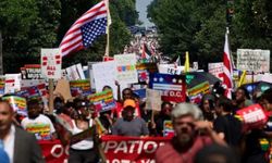 ABD'de binlerce kişi tarafından Ulusal Muhafızlar'a karşı protesto gösterisi