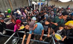 Abluka altındaki Gazze’de binlerce kişi gıda yardımlarıyla ayakta kalıyor