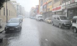 Adana’da beklenen eylül yağmurları başladı
