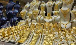 Altın fiyatları yükselişini sürdürüyor: Kuyumculardan yıl sonu tahmini