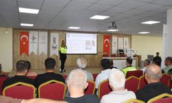 Batman'da okul servis şoförlerine trafik eğitimi