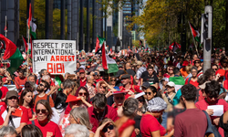 Brüksel'de on binler Gazze için sokaklara indi